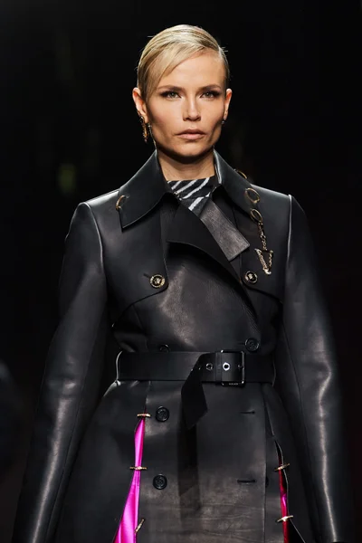 Look 200
